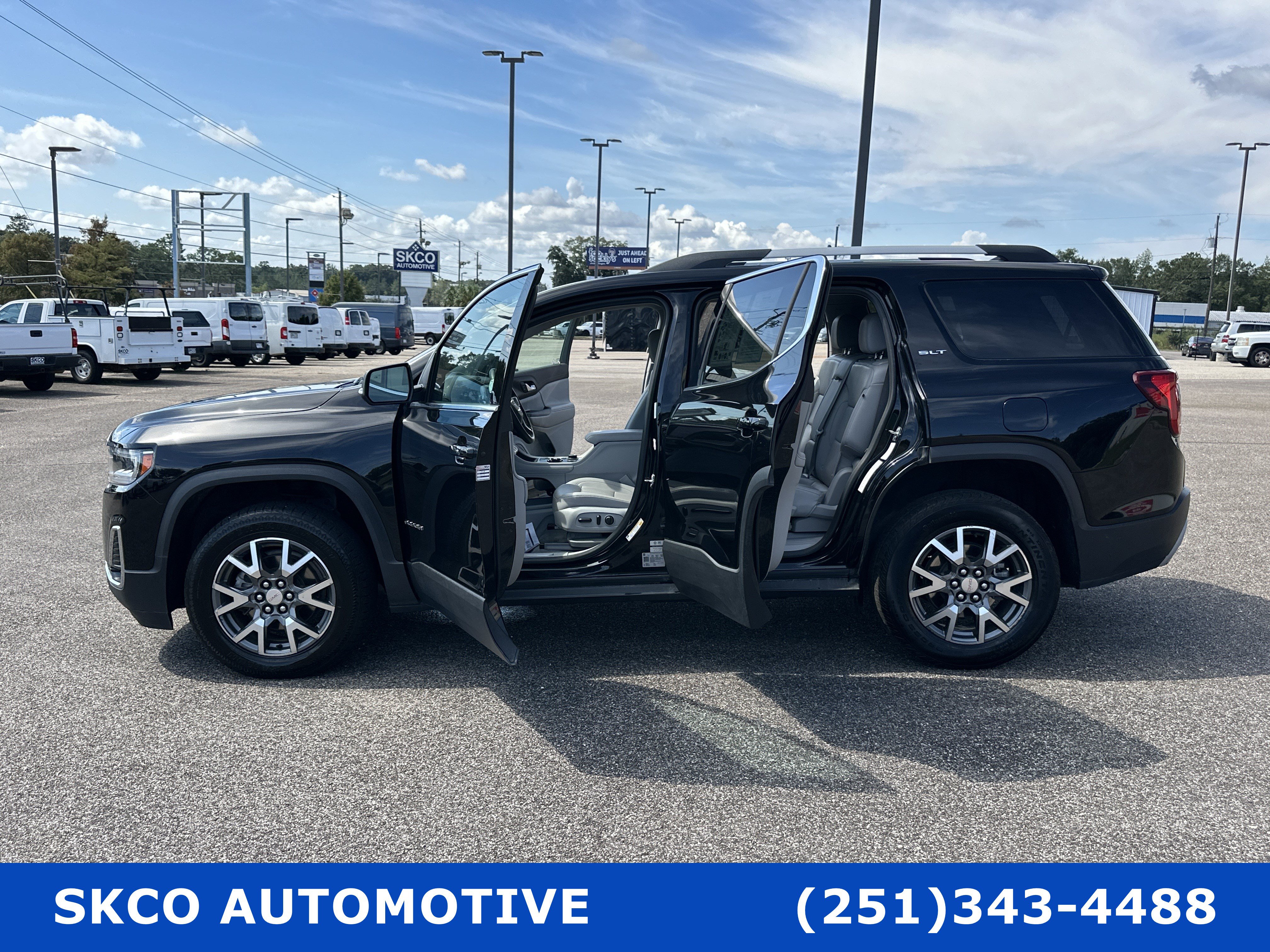 Used 2023 GMC Acadia SLT FWD image 31