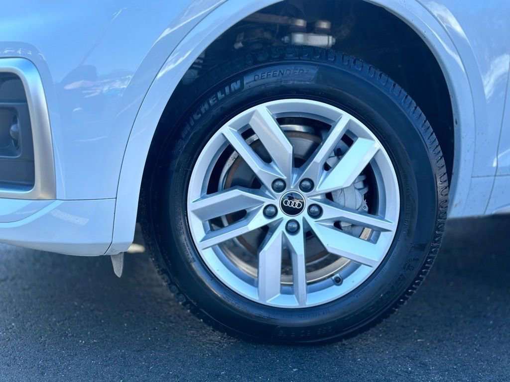 Used 2023 Audi Q5 2.0T Premium w/ Convenience Package image 2