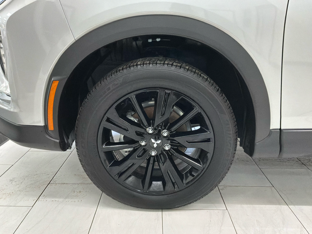 New 2025 Mitsubishi Eclipse Cross LE AWD/4WD image 14