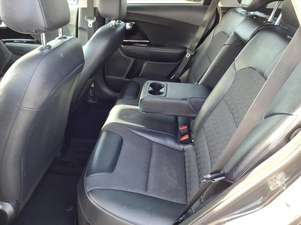 Used 2022 Kia Niro EX image 11
