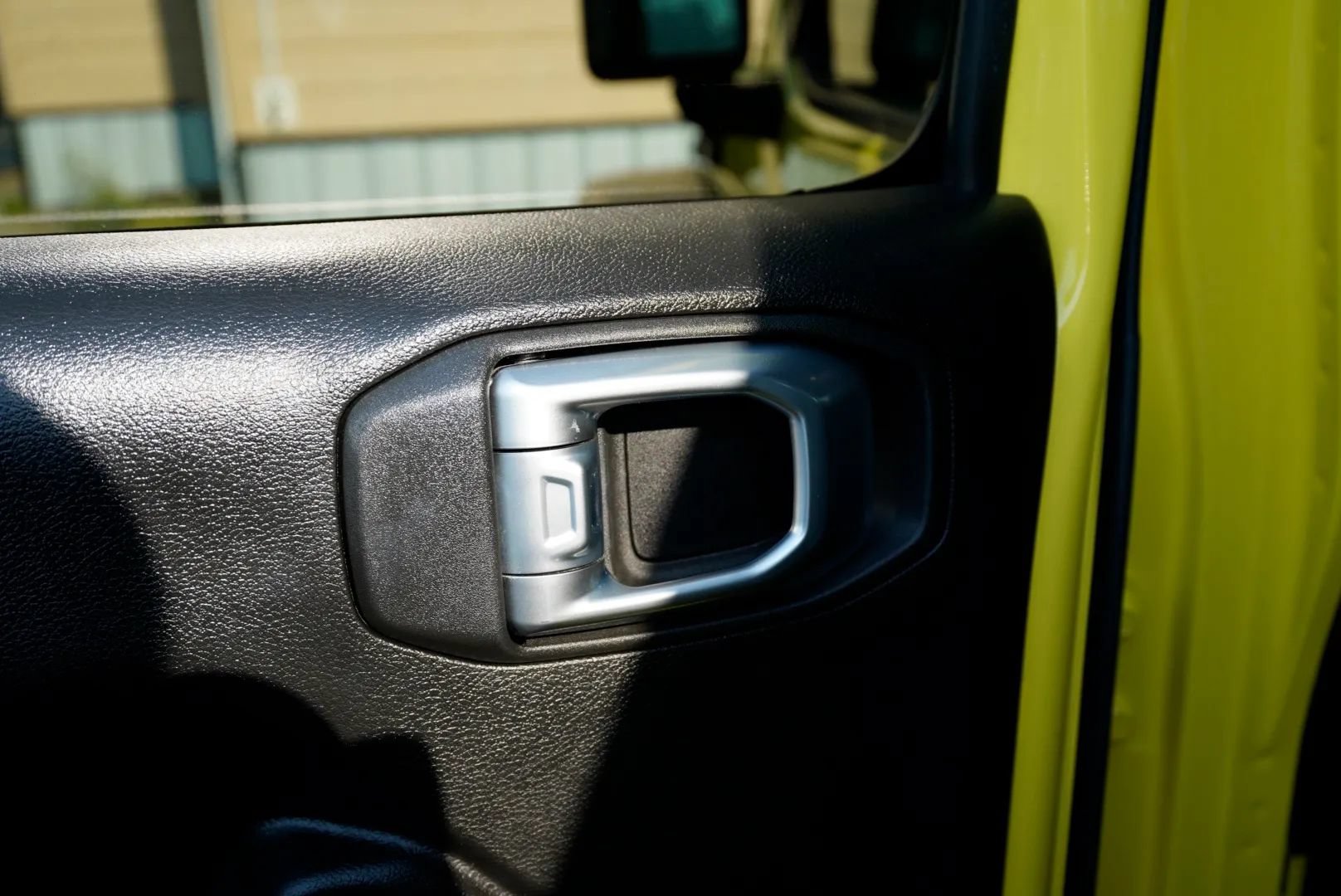 Used 2023 Jeep Wrangler Unlimited w/ Sun & Screen Package AWD/4WD image 30