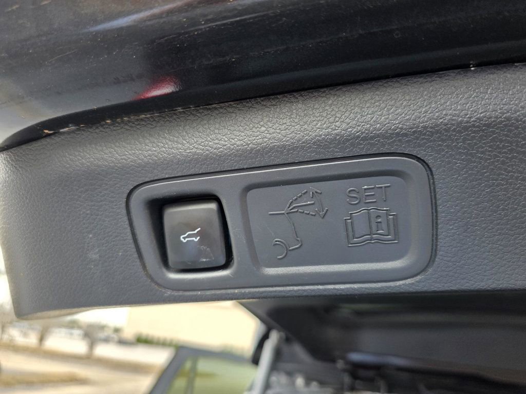 Used 2024 Ford Expedition Max XLT image 13