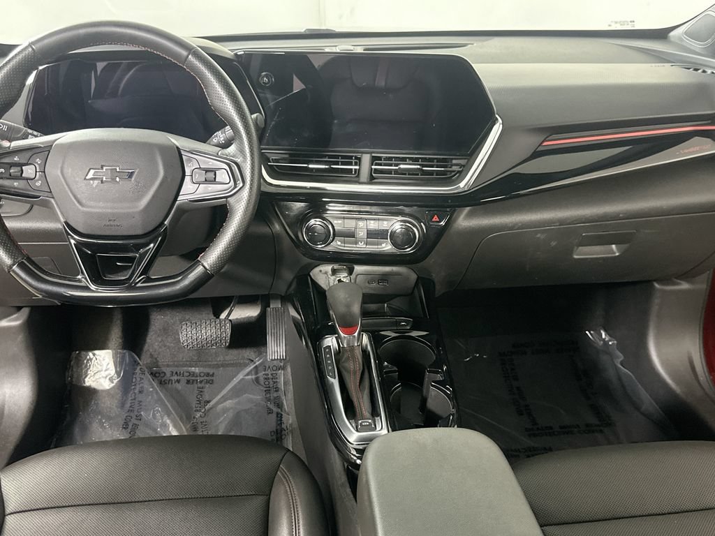 Used 2025 Chevrolet Trax RS w/ Sunroof Package FWD image 20