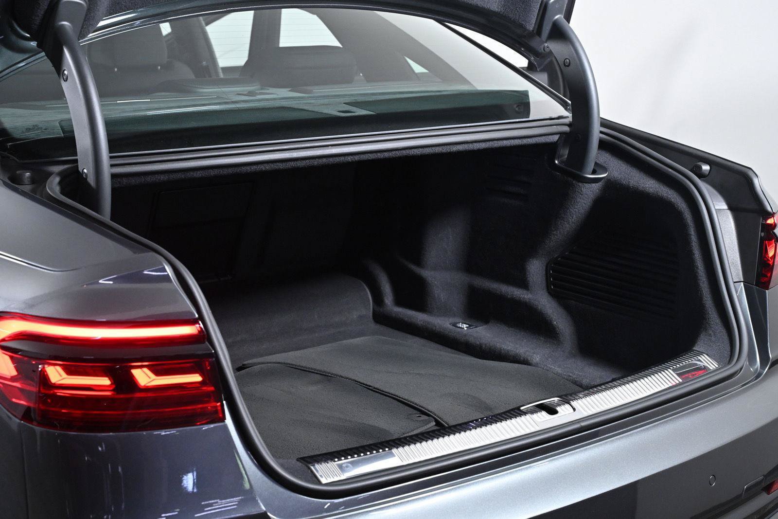 Used 2020 Audi S8 L w/ S8 Executive Package AWD/4WD image 34