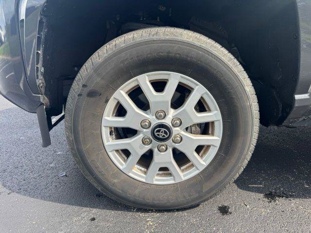 Certified 2024 Toyota Tacoma SR5 AWD/4WD image 12