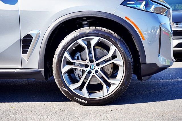 Used 2026 BMW X5 sDrive40i image 8