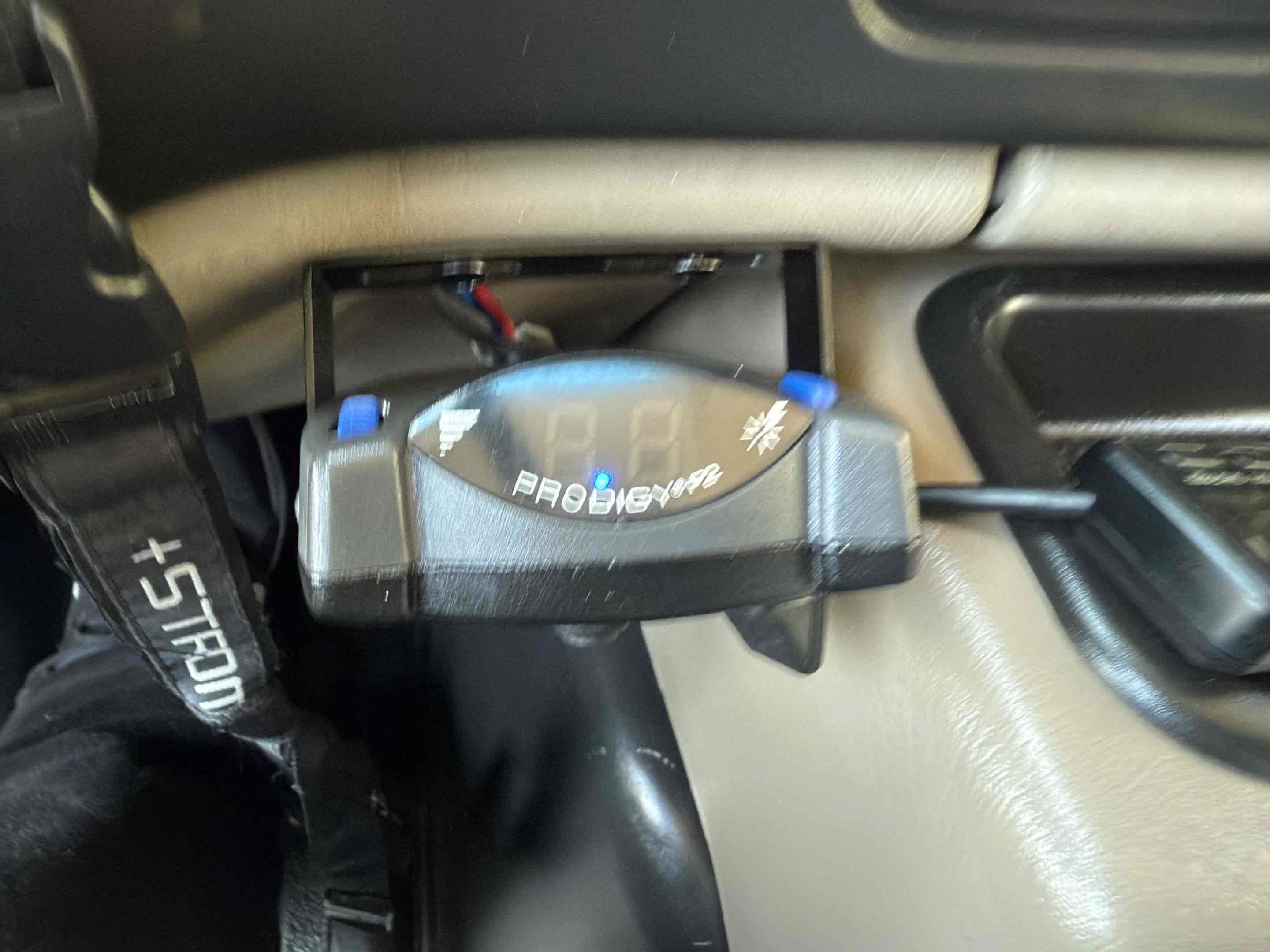 Used 2001 Chevrolet Express 3500 w/ Convenience Pkg 1 RWD image 92