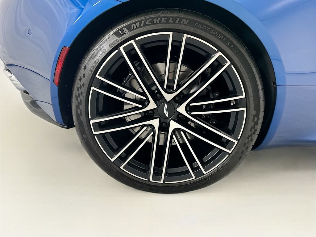 Used 2025 Aston Martin DB12 Coupe RWD image 30
