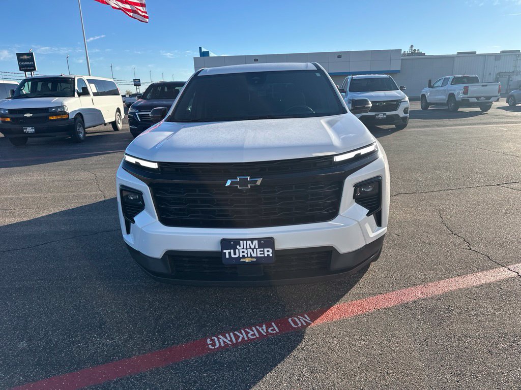 Used 2024 Chevrolet Traverse LS w/ Midnight/Sport Edition FWD image 2