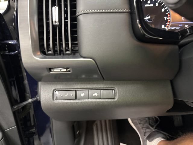 Used 2023 Nissan Pathfinder SL AWD/4WD image 27