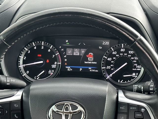 Certified 2021 Toyota Highlander XLE FWD image 12