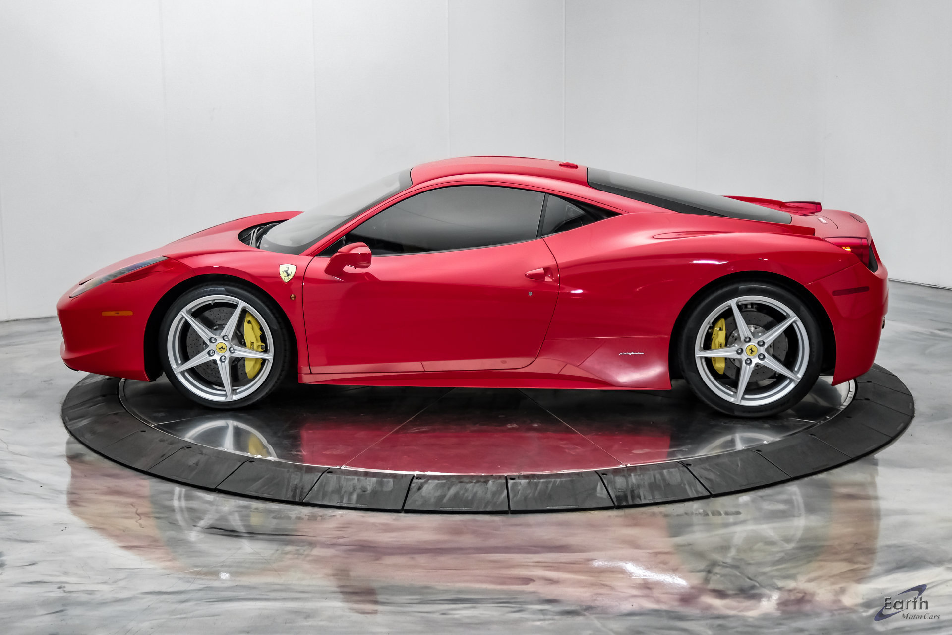 Used 2014 Ferrari 458 Italia Coupe RWD image 9
