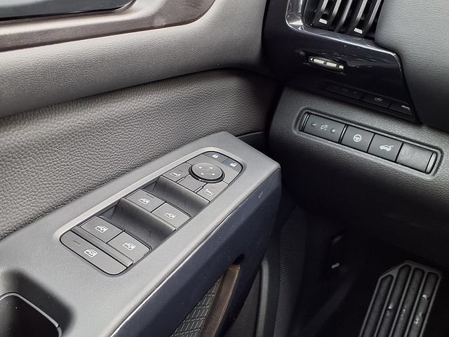 New 2026 Nissan Pathfinder SV w/ Cargo Package AWD/4WD image 24