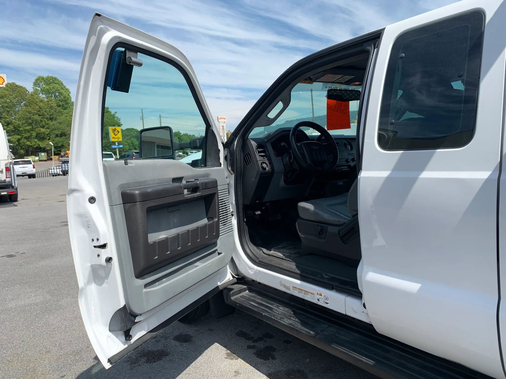 Used 2015 Ford F550 2WD SuperCab Super Duty image 8