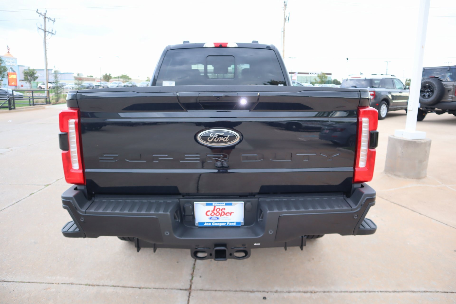 New 2026 Ford F250 Lariat w/ Black Appearance Package image 24