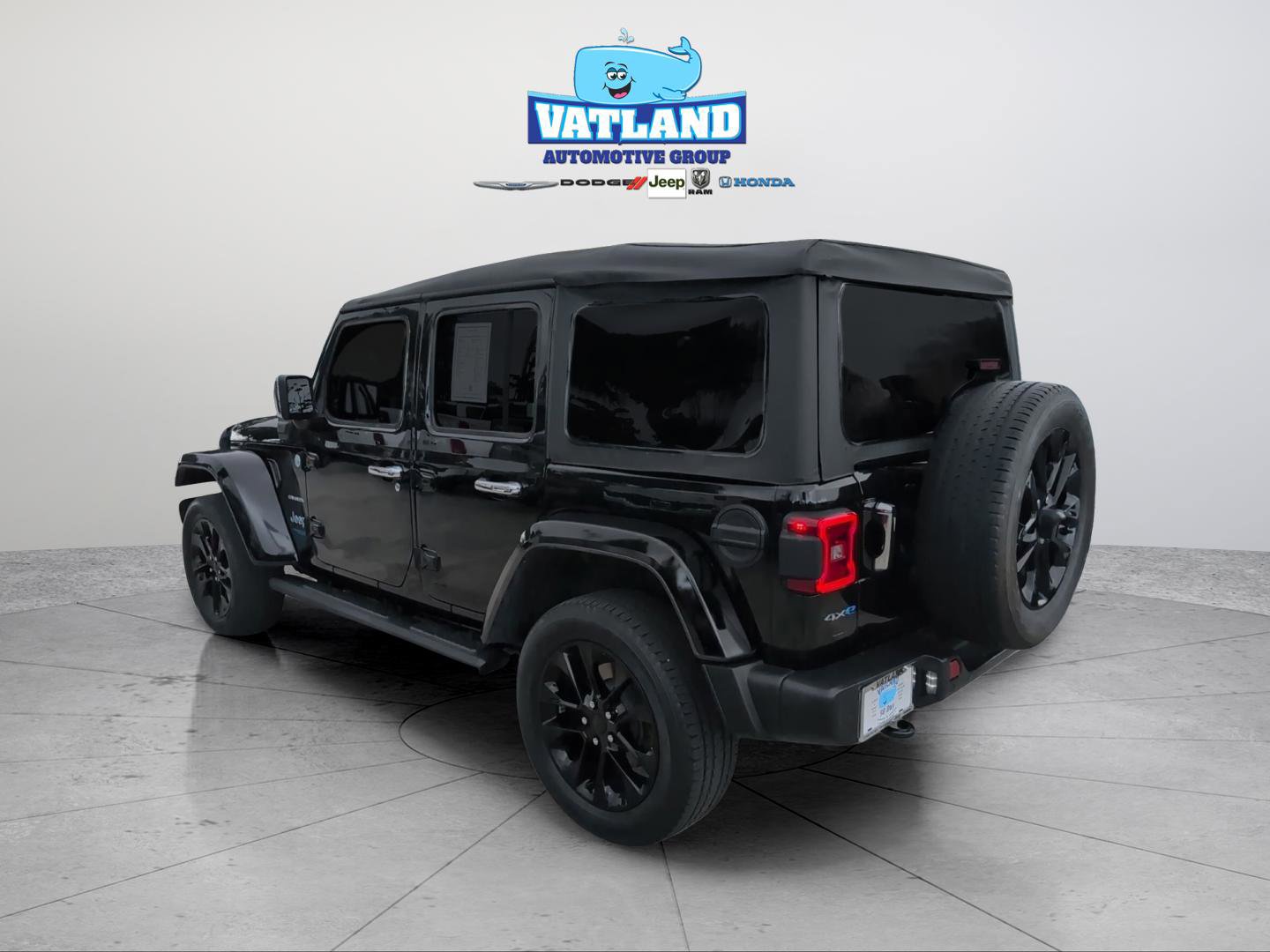 Used 2021 Jeep Wrangler Unlimited Sahara w/ Safety Group image 3