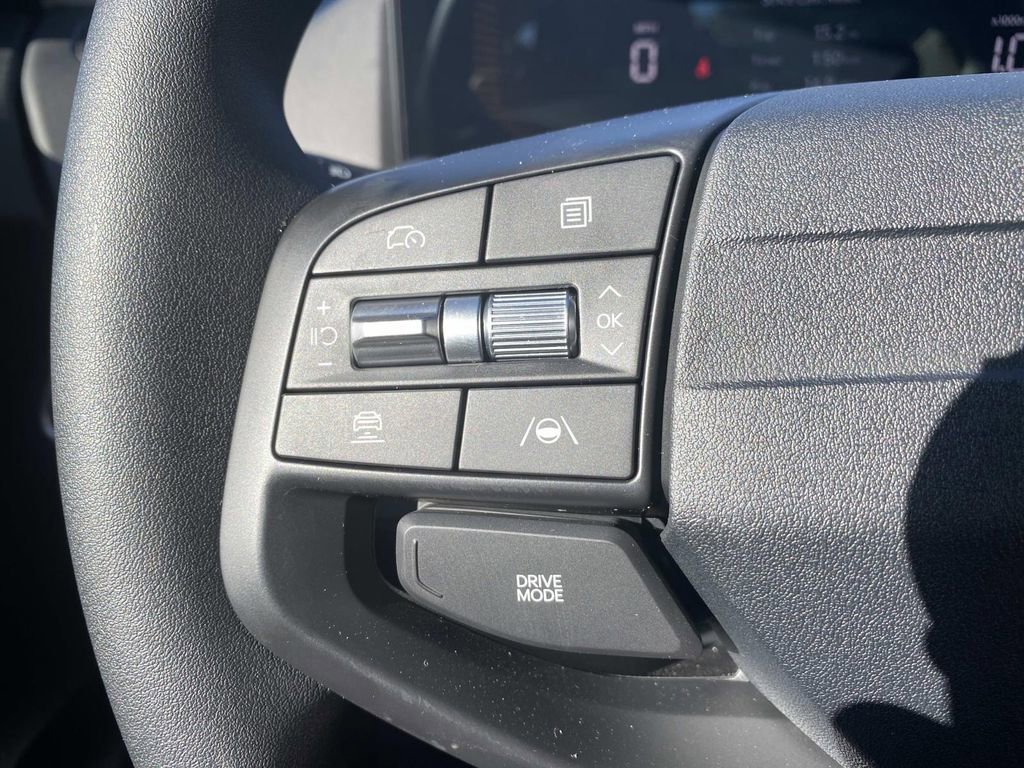 New 2025 Kia K4 LXS image 13