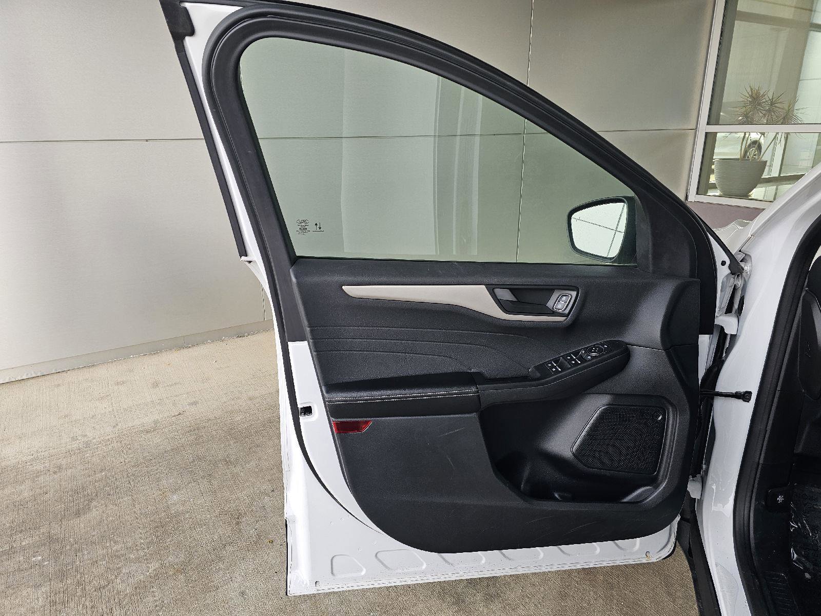 Used 2022 Ford Escape S image 18