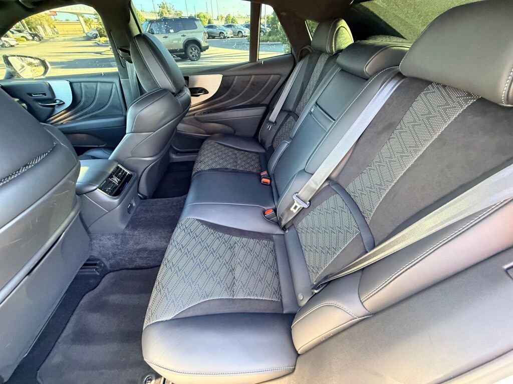 New 2023 Lexus LS 500 F Sport image 18