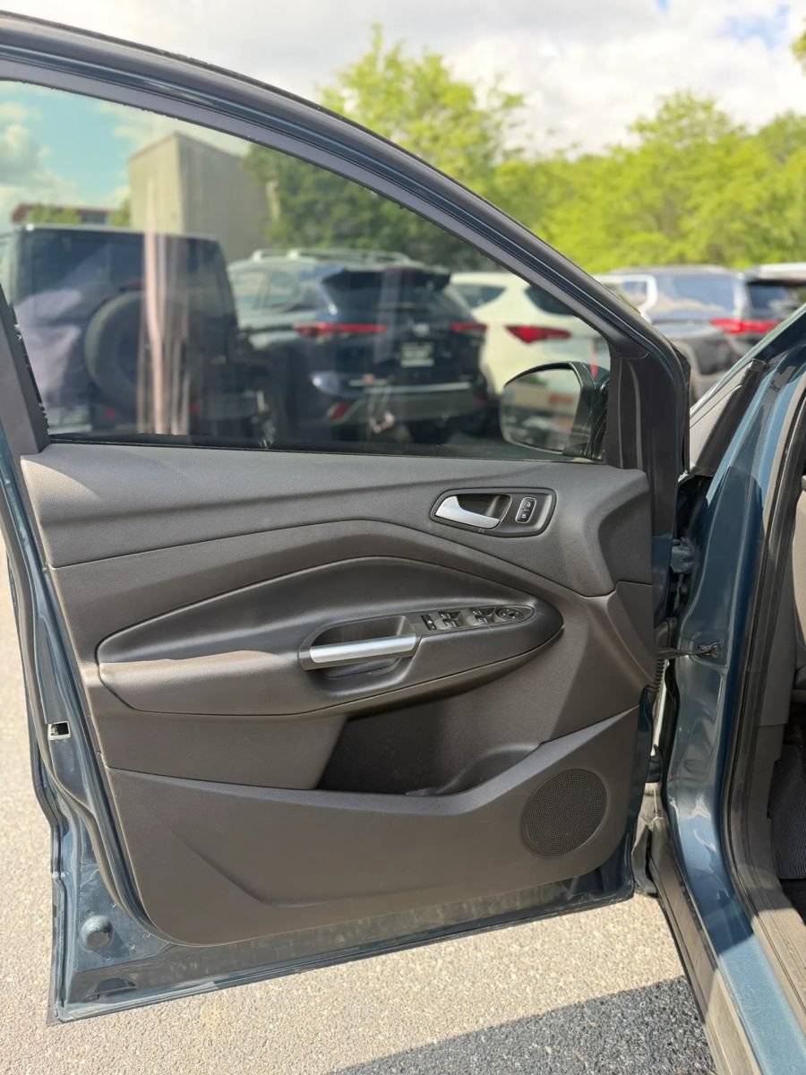 Used 2019 Ford Escape SEL AWD/4WD image 9