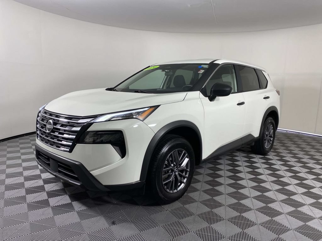 Used 2024 Nissan Rogue S AWD/4WD image 4