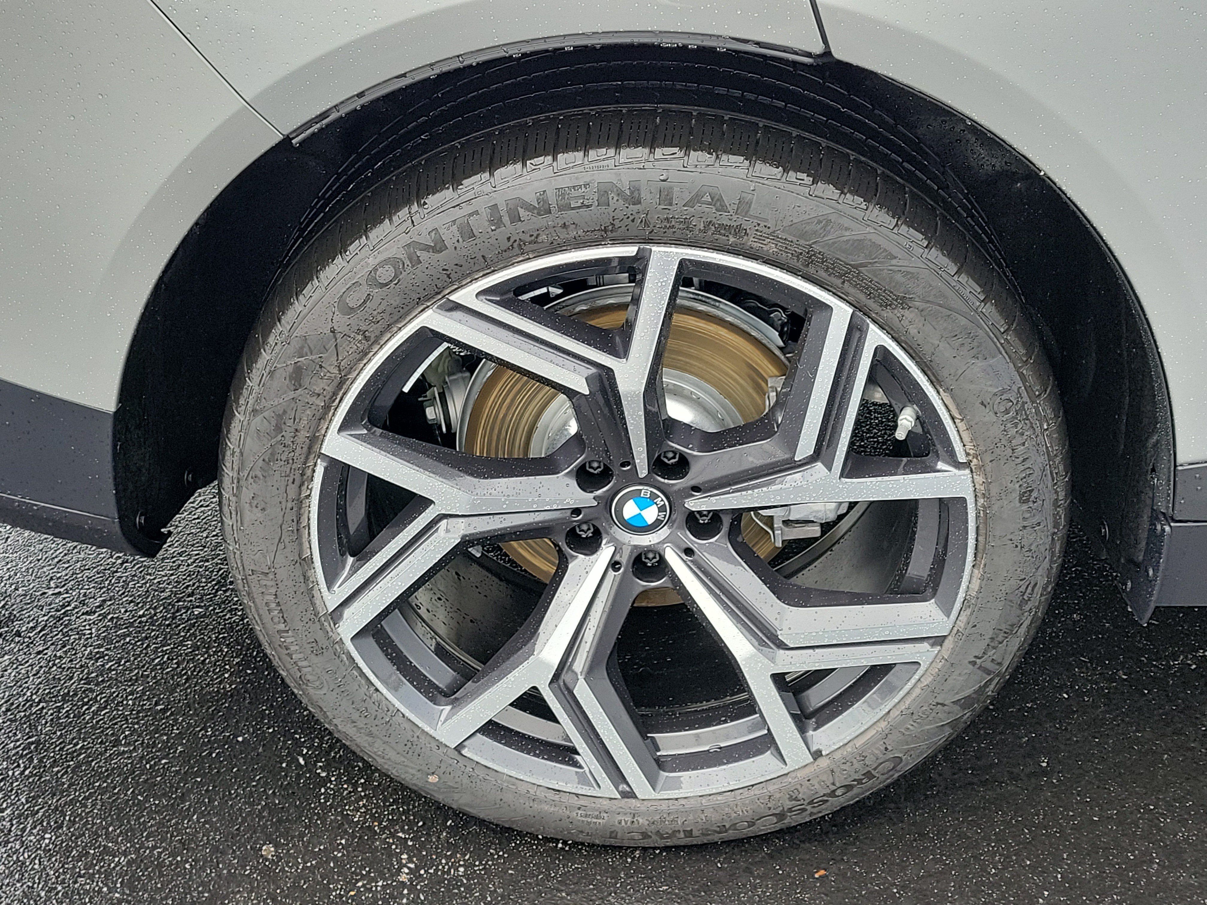 New 2027 BMW X5 xDrive50e w/ Climate Package AWD/4WD image 5
