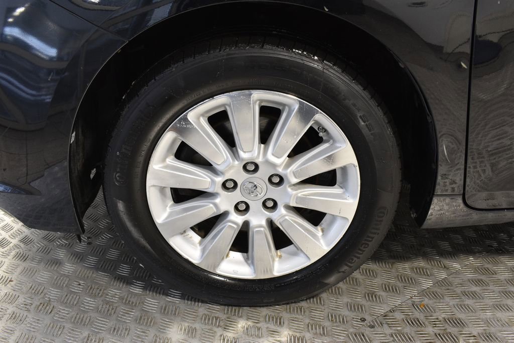 Used 2016 Toyota Sienna XLE image 33