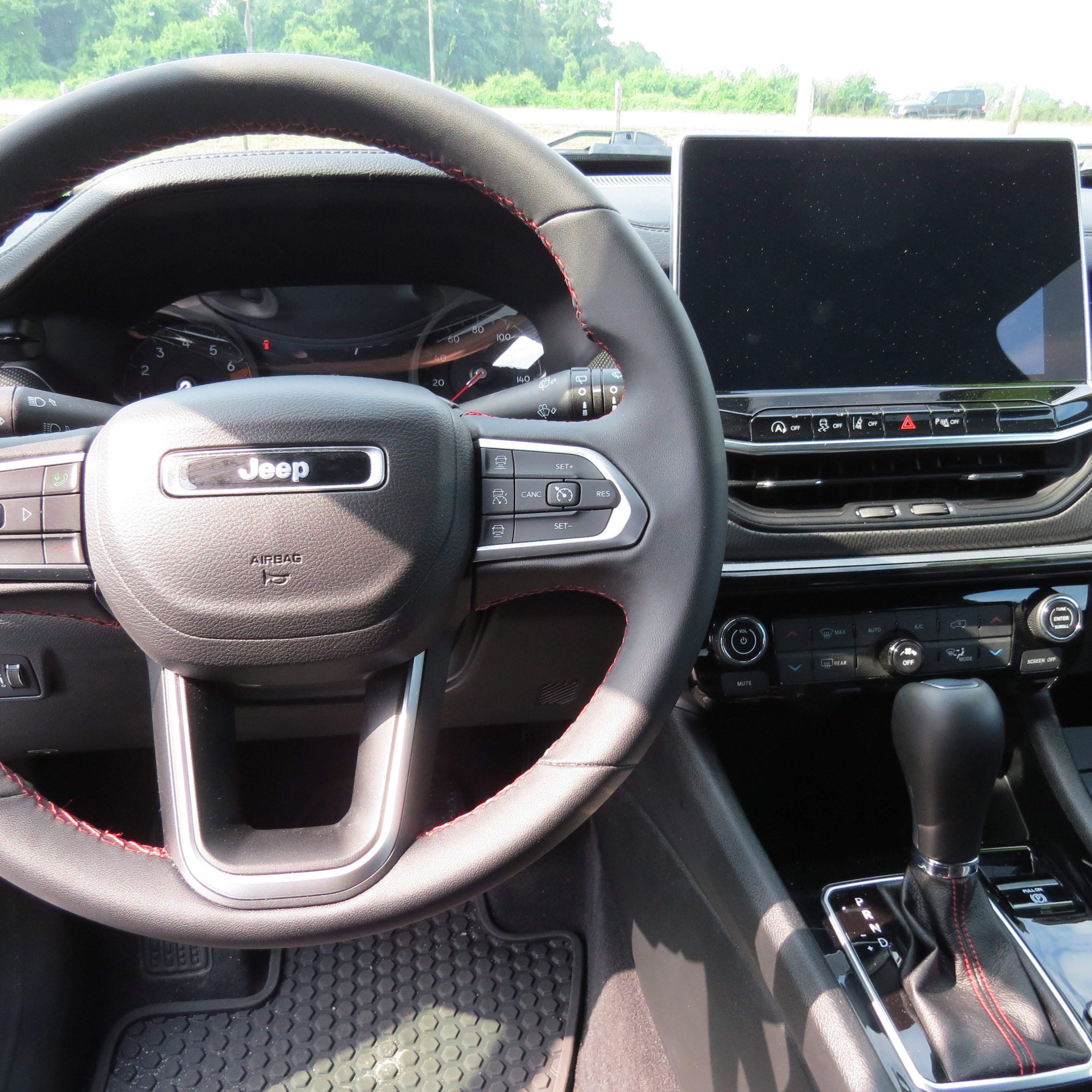 Used 2024 Jeep Compass Trailhawk image 17