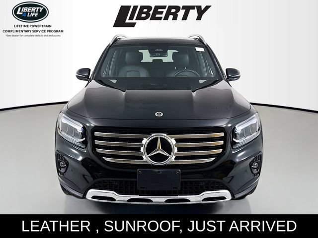 Used 2025 Mercedes-Benz GLB 250 GLB 250 w/ Exclusive Package image 2