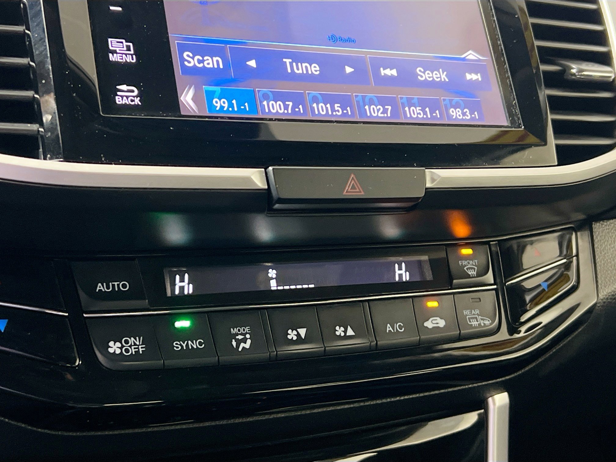 Used 2017 Honda Accord Touring image 27