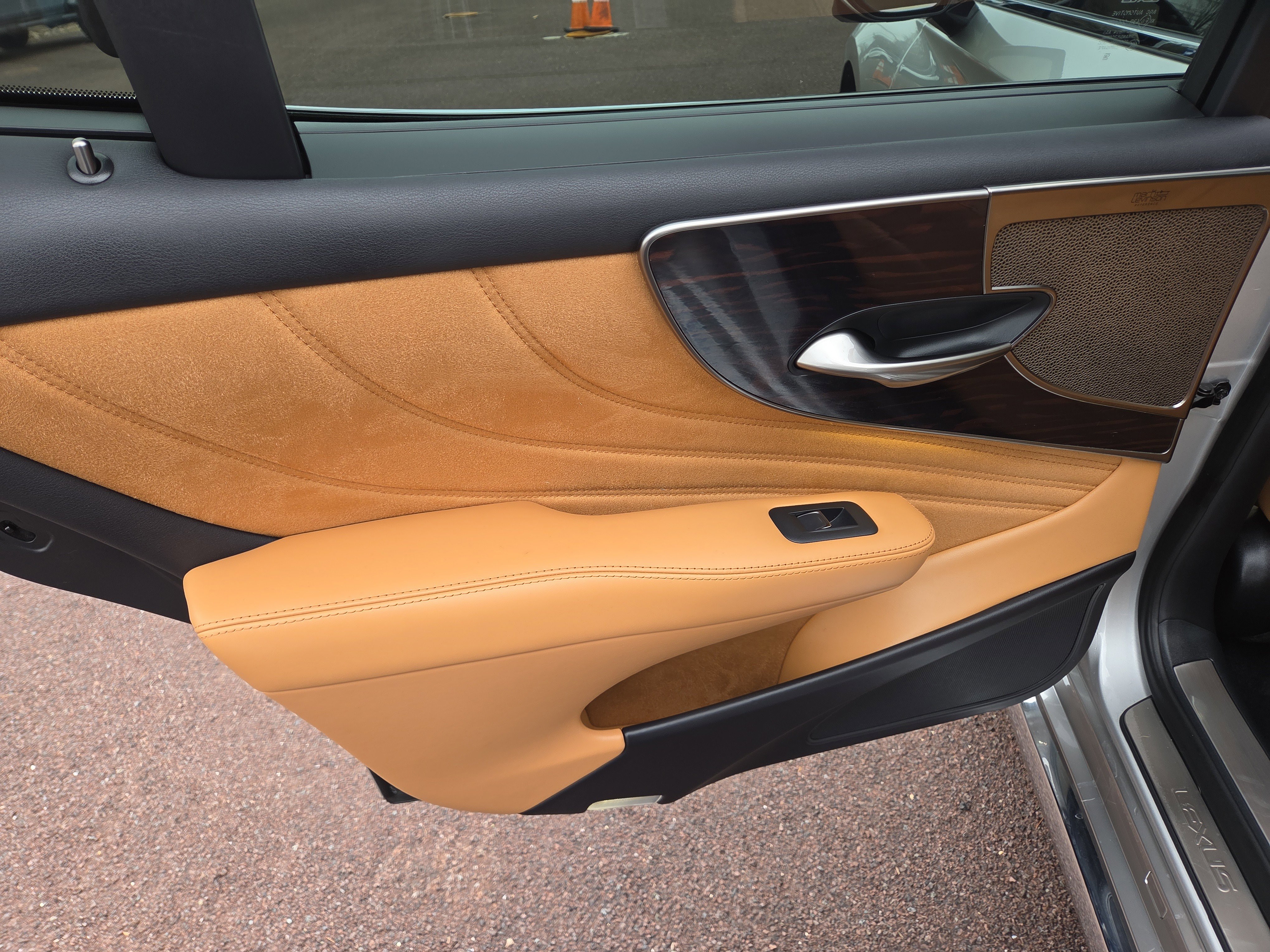 Used 2024 Lexus LS 500 AWD w/ Luxury Package image 21