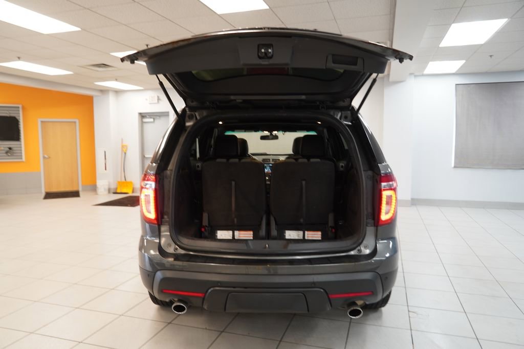 Used 2015 Ford Explorer XLT w/ Equipment Group 202A FWD image 10