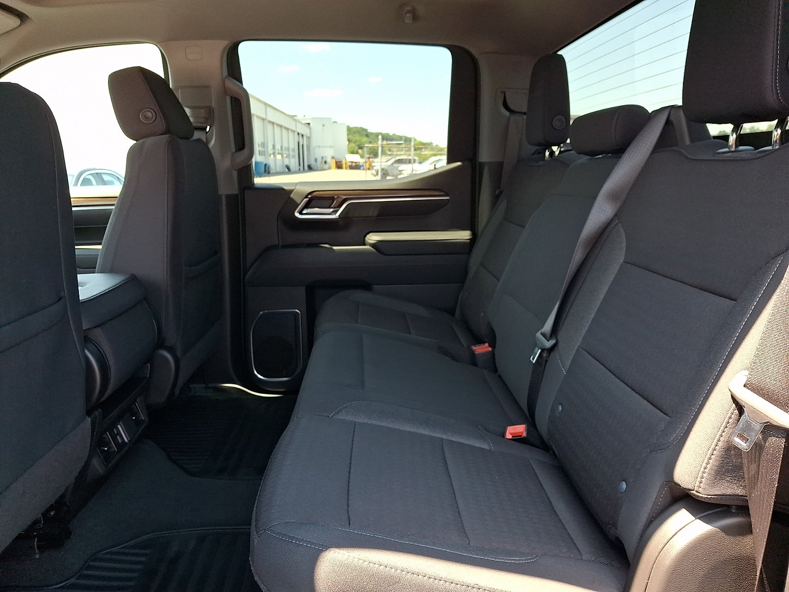 Certified 2024 Chevrolet Silverado 1500 LT AWD/4WD image 10