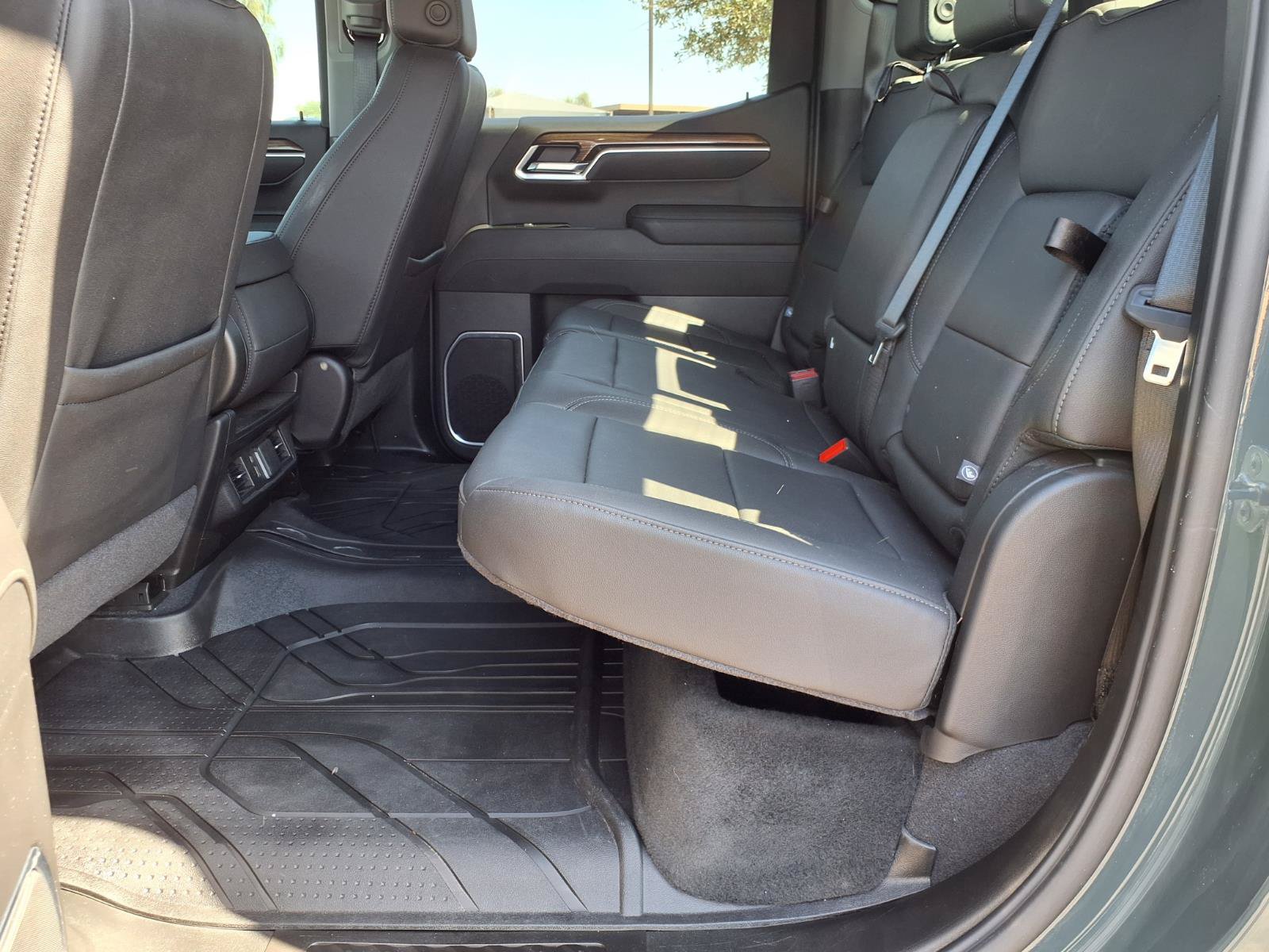 Used 2026 Chevrolet Silverado 1500 LT w/ Leather Package AWD/4WD image 18