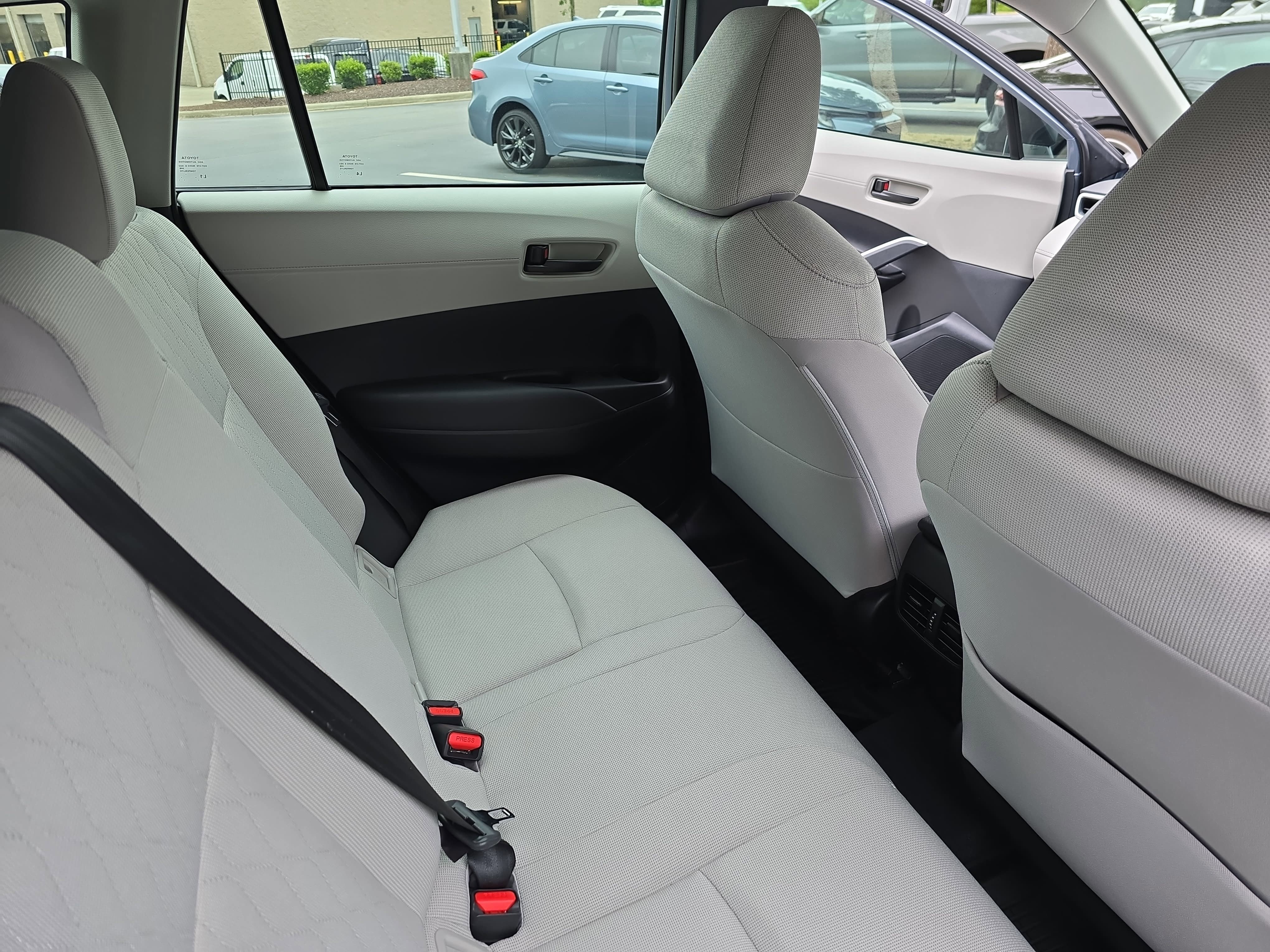 Used 2024 Toyota Corolla Cross L FWD image 11