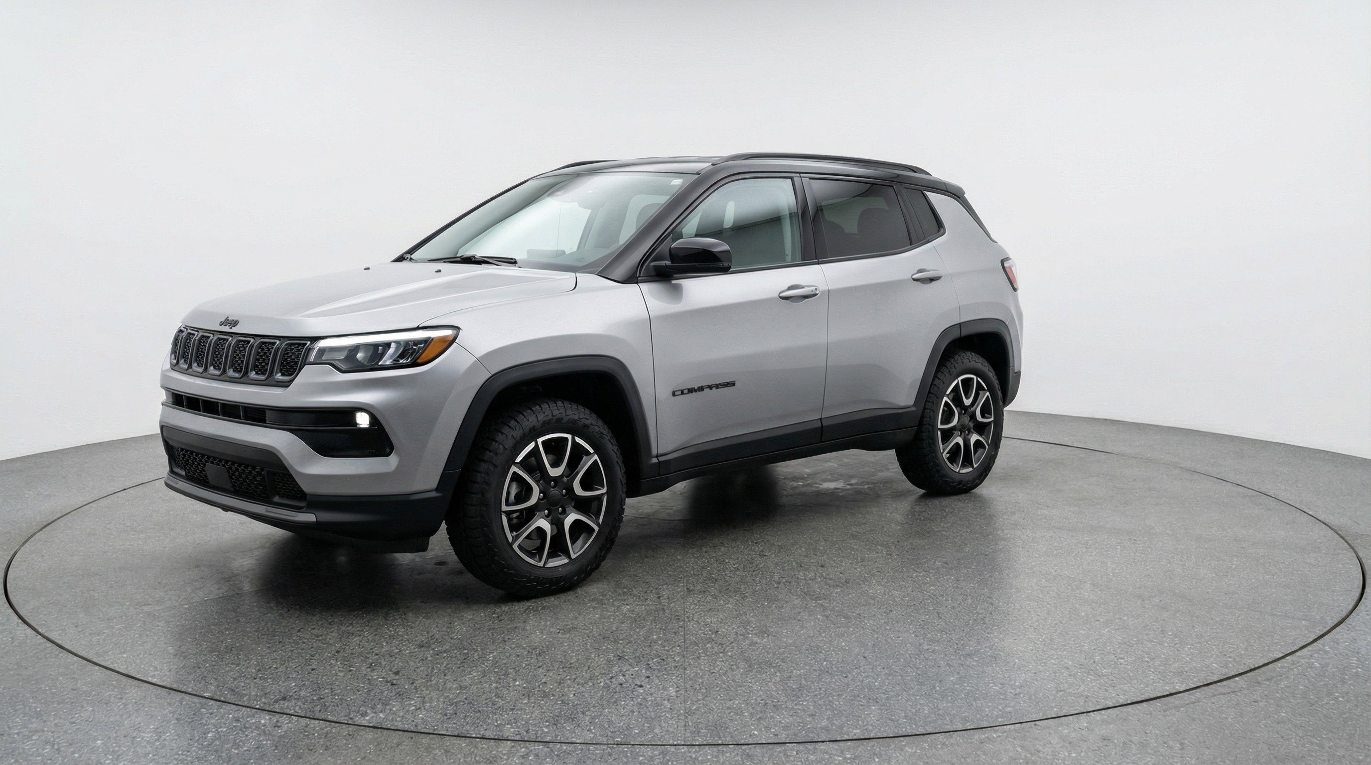 Used 2025 Jeep Compass Trailhawk image 3