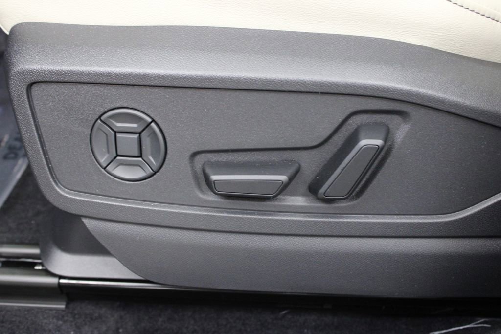 New 2025 Audi Q5 Premium image 18