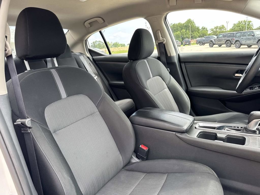 Used 2025 Nissan Sentra SV FWD image 23