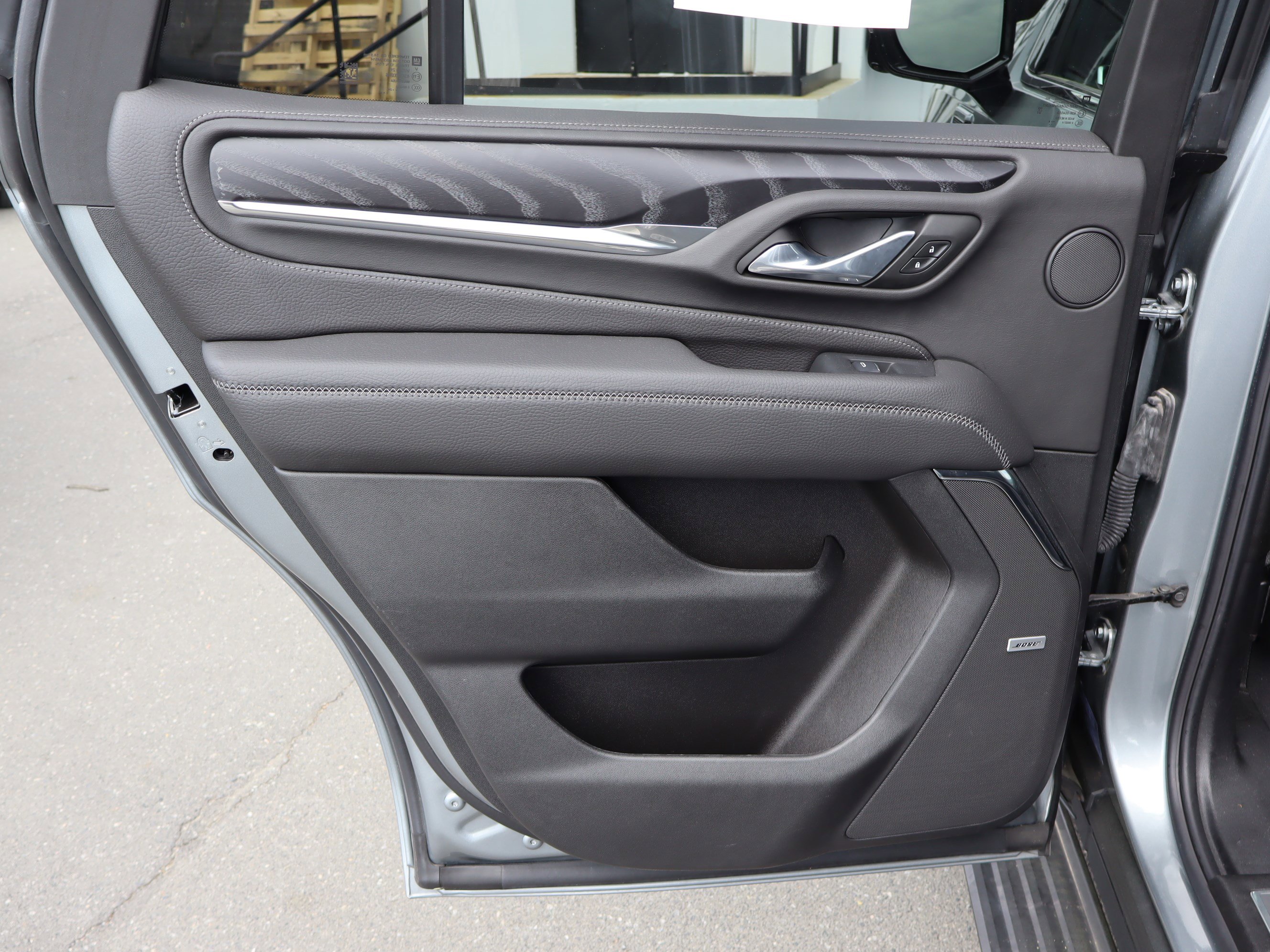 Certified 2024 GMC Yukon Denali image 32