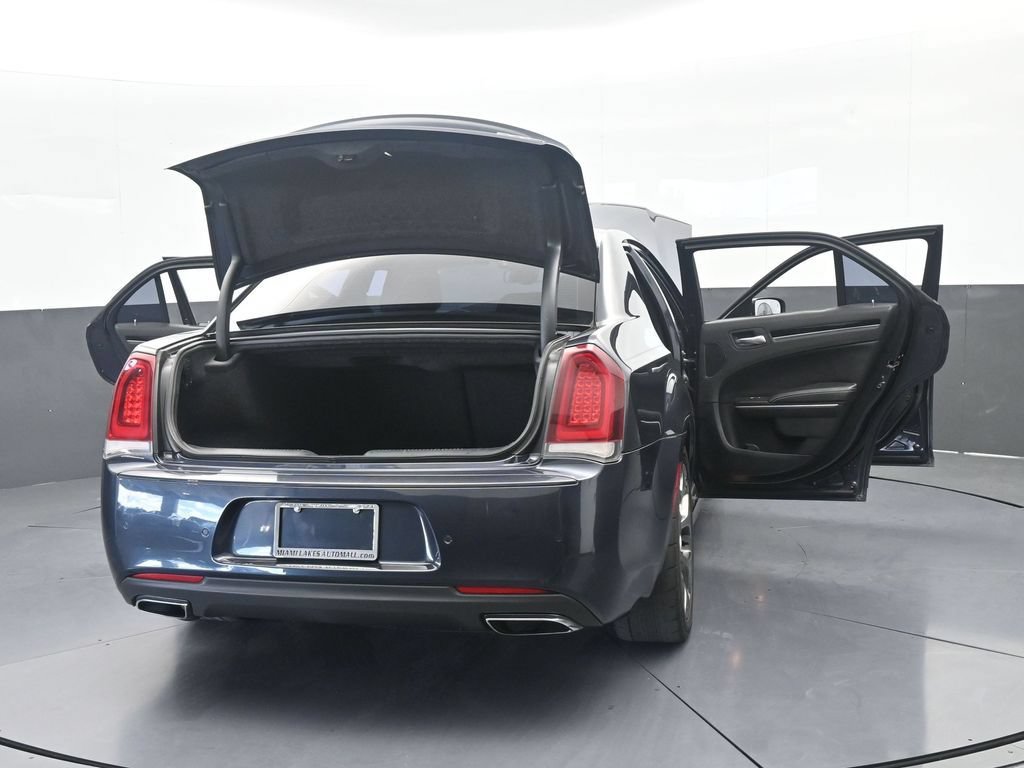 Used 2018 Chrysler 300 S w/ 300S Premium Group RWD image 75