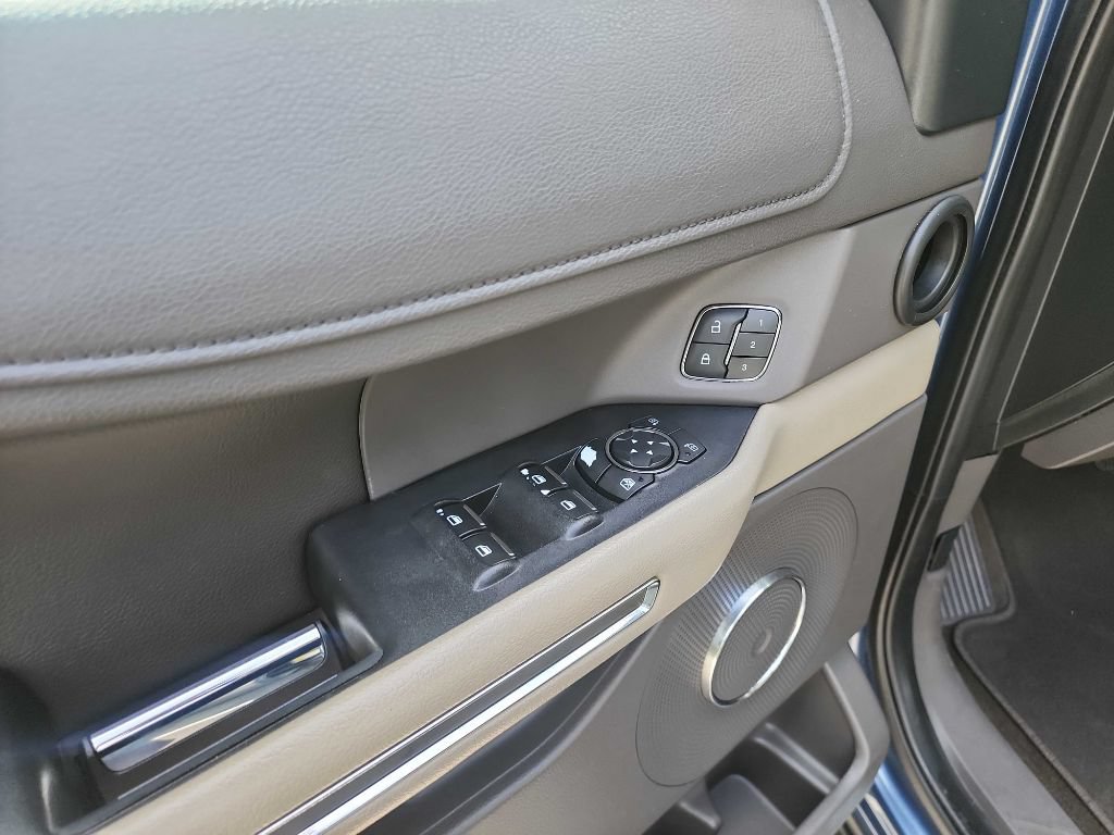 Used 2019 Ford Expedition XLT w/ Equipment Group 202A RWD image 16