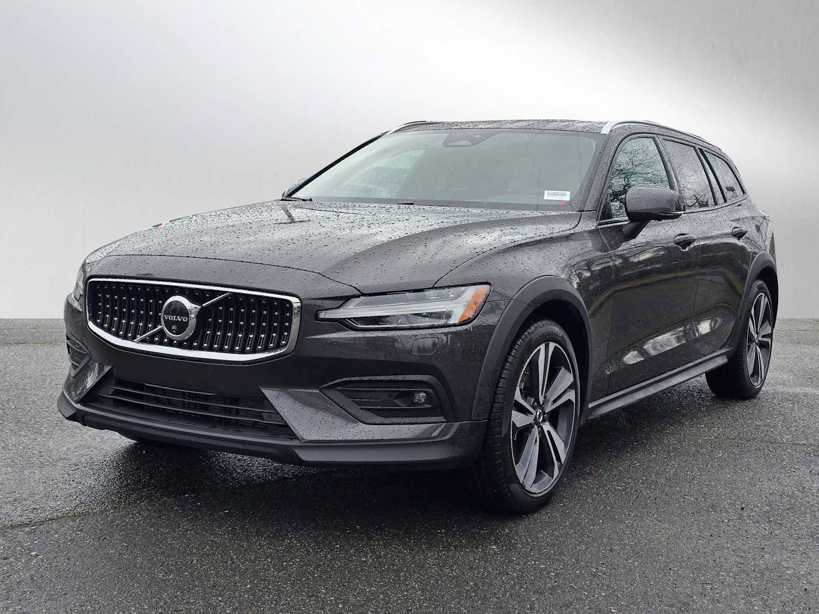 Certified 2025 Volvo V60 B5 Cross Country Plus AWD/4WD image 8