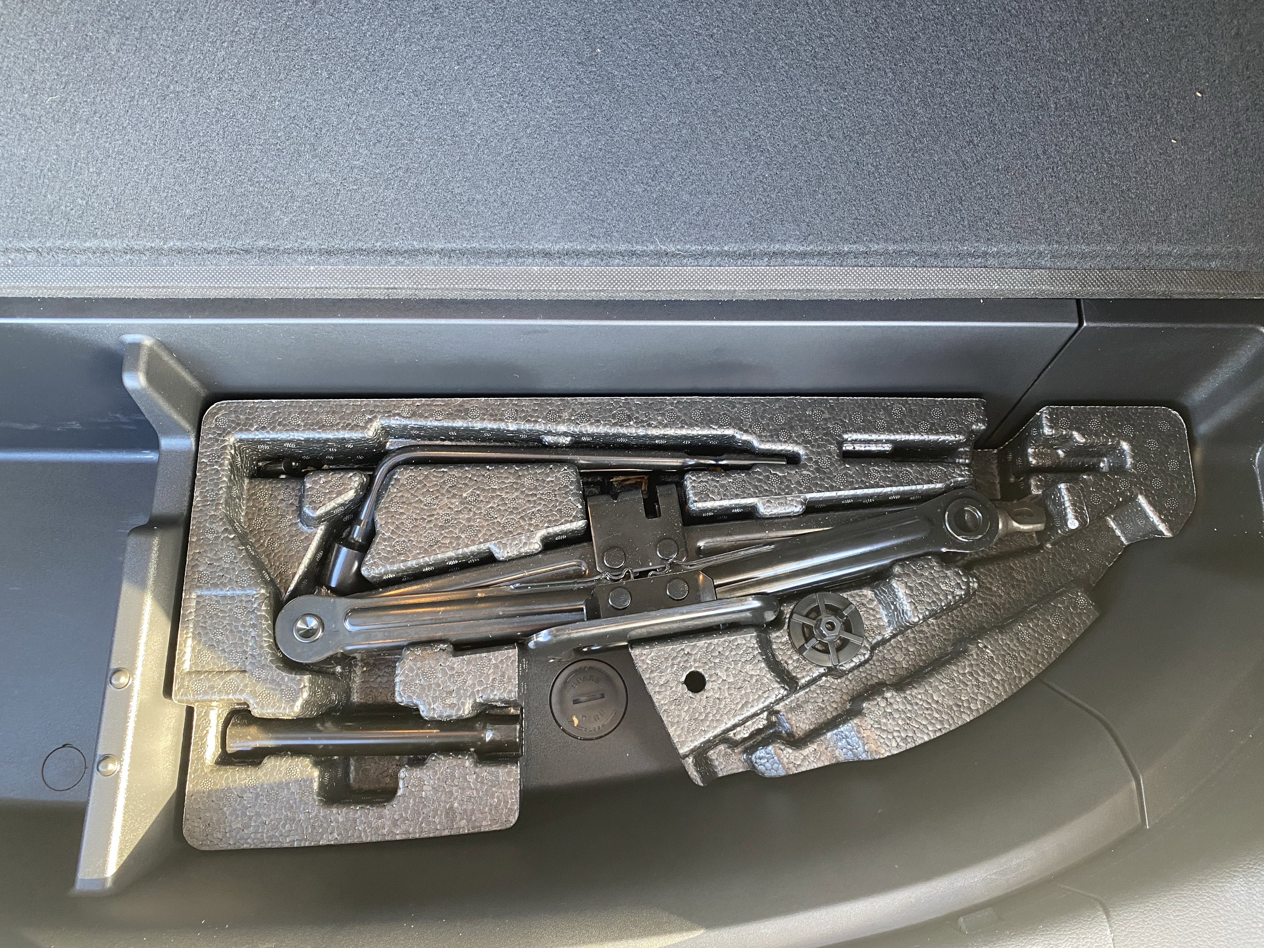 Used 2020 Hyundai Santa Fe SE image 24