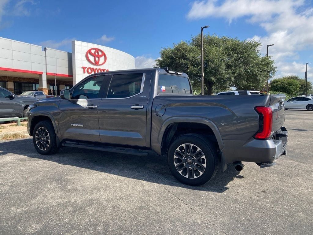 Used 2025 Toyota Tundra Limited AWD/4WD image 6