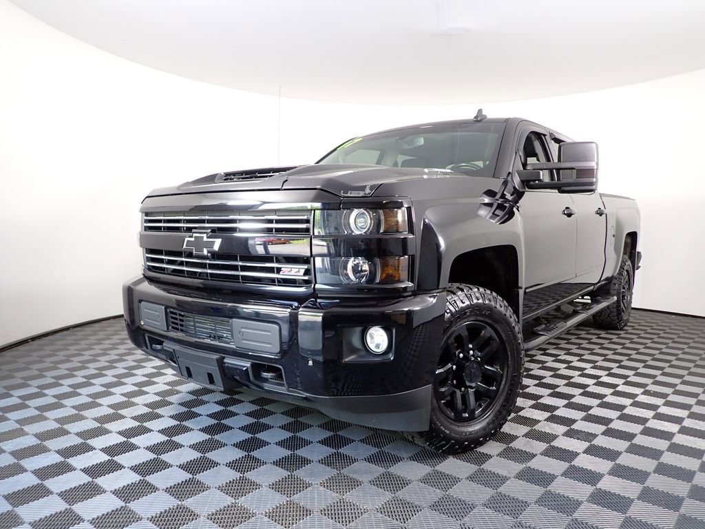 Used 2017 Chevrolet Silverado 2500 LT w/ Midnight Edition AWD/4WD image 2