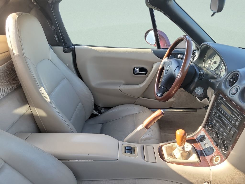 Used 2000 MAZDA MX-5 Miata image 5