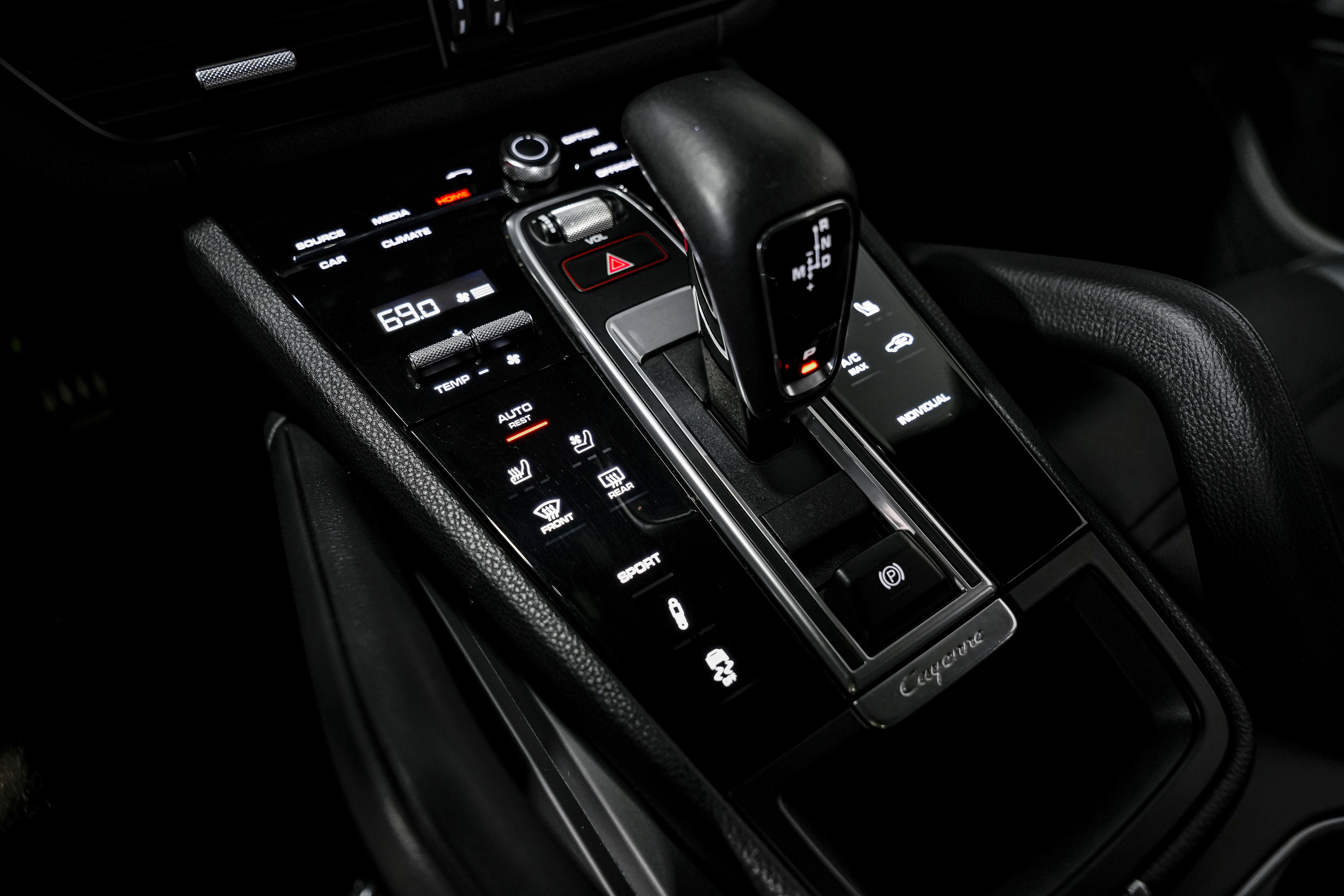 Used 2022 Porsche Cayenne S image 15