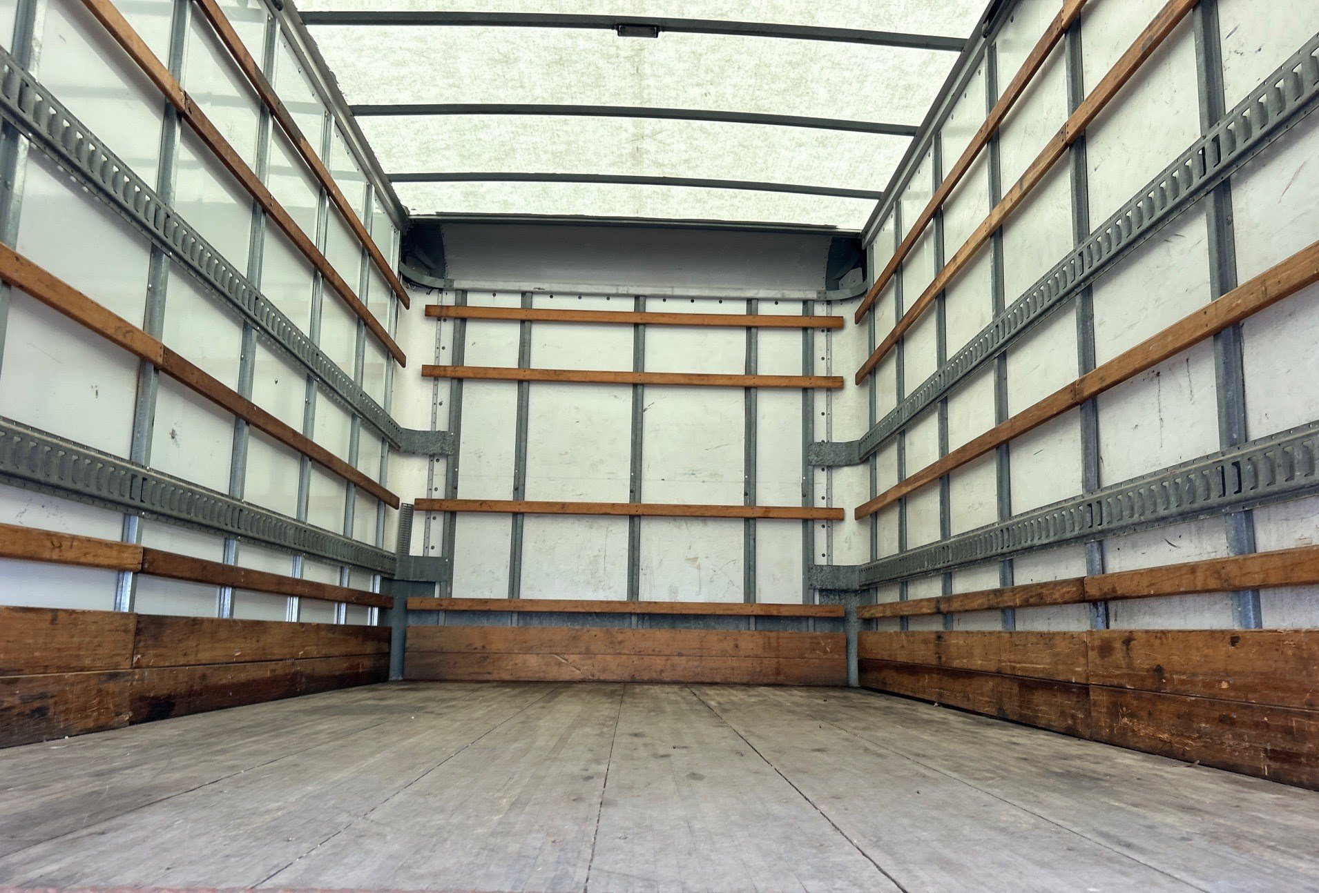 Used 2021 Isuzu NPR RWD image 22