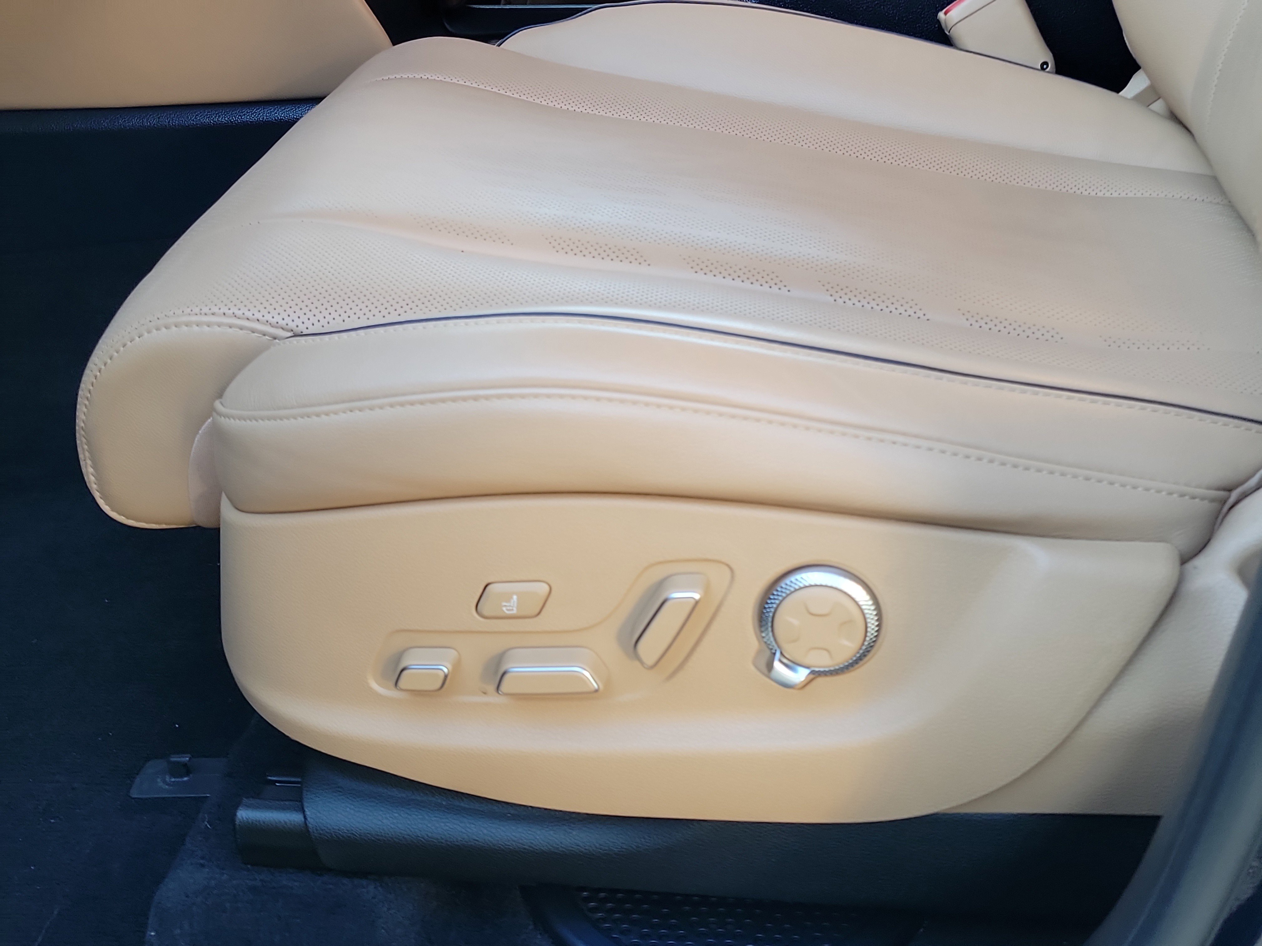 Certified 2023 Genesis GV80 2.5T w/ Prestige 20" Package image 15