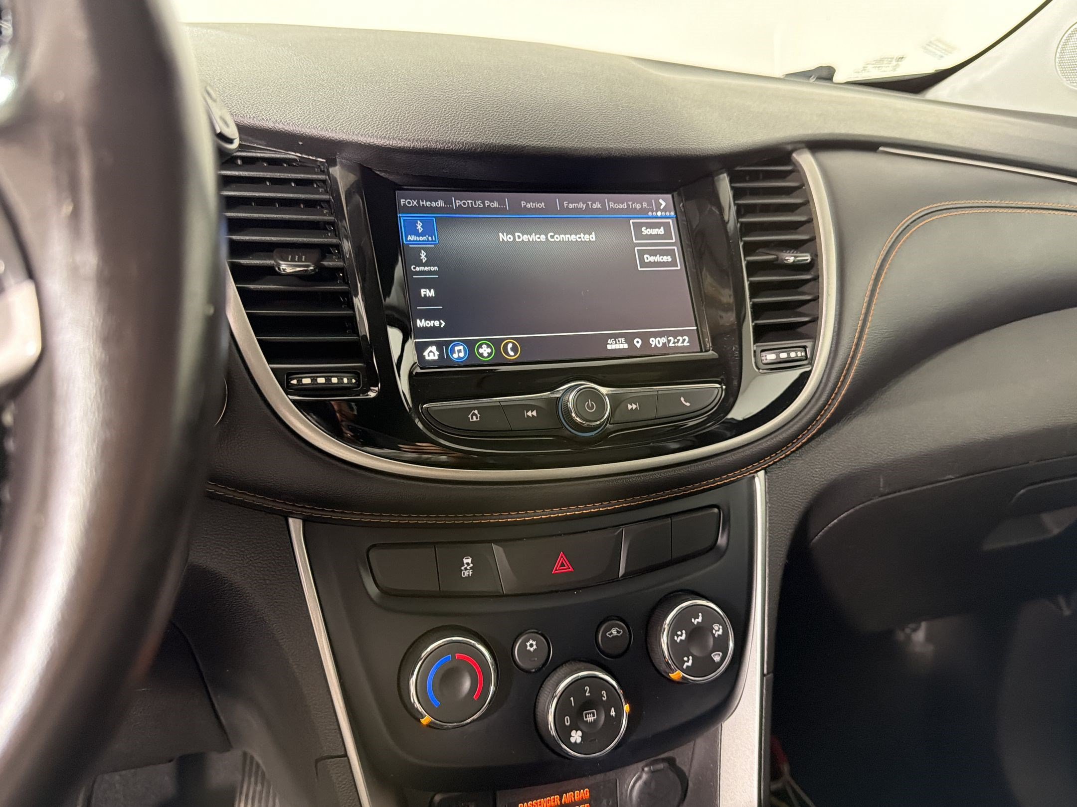 Used 2019 Chevrolet Trax LT w/ LT Convenience Package FWD image 24